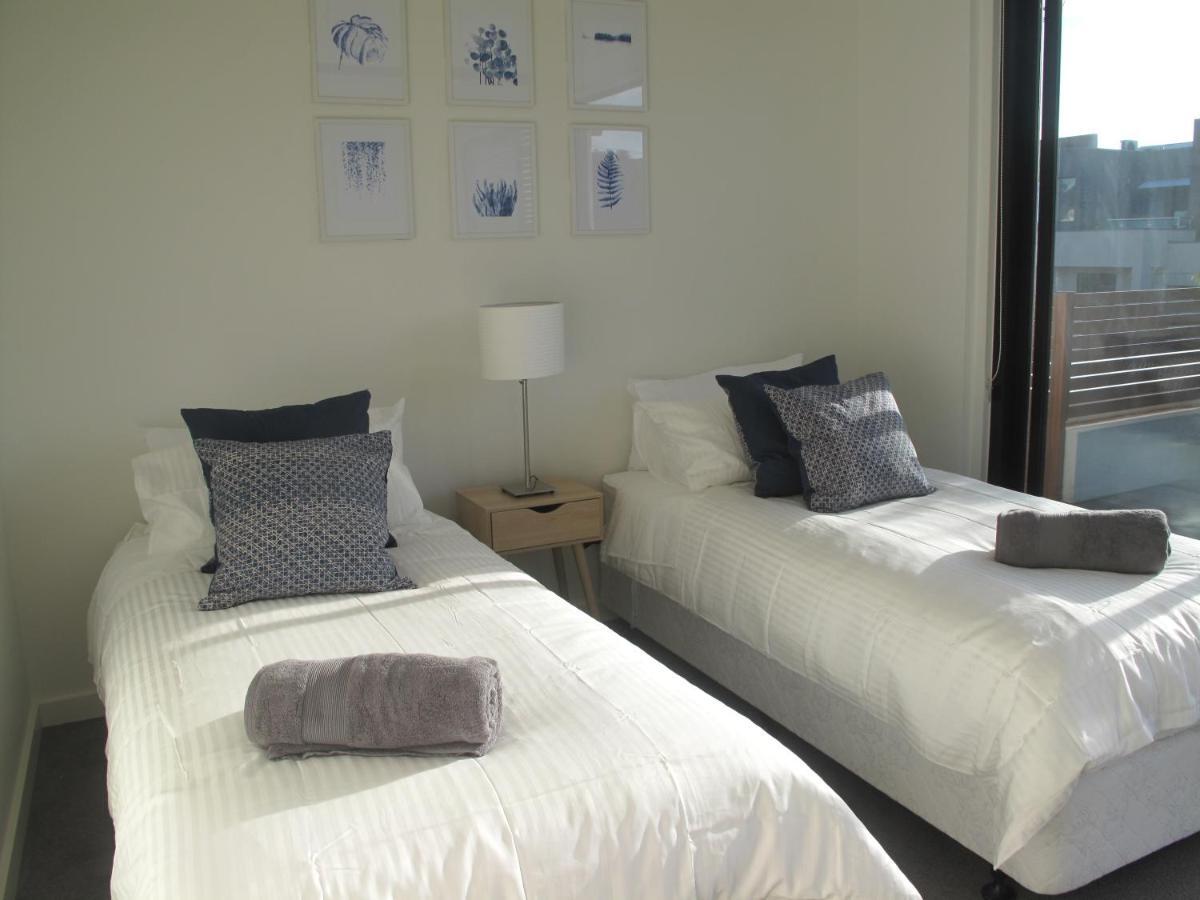 Modern 3 Bedroom Apt With Free Parking, Netflix, Wifi & Welcome Wine By Bnb Pro Melbourne Exteriör bild