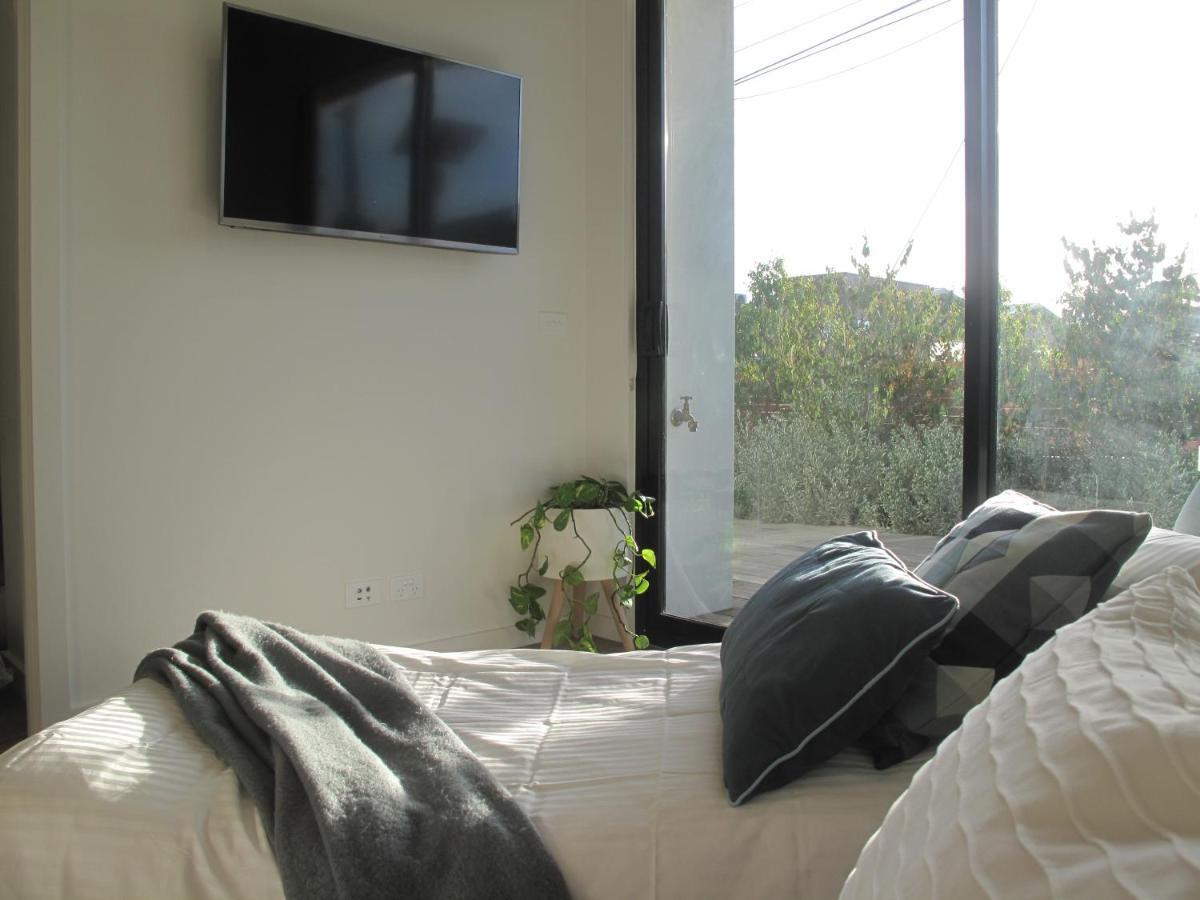 Modern 3 Bedroom Apt With Free Parking, Netflix, Wifi & Welcome Wine By Bnb Pro Melbourne Exteriör bild